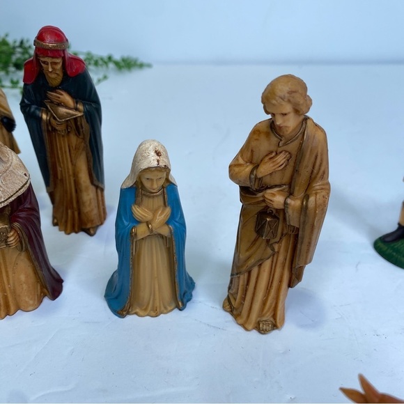 Vintage 10pcs Art Plastics Nativity Set Missing Baby Jesus Shepherd Wisemen - Picture 2 of 12